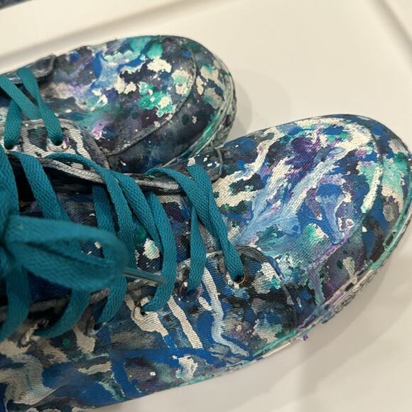 Levi’s Men’s Abstract Handpainted Combat Boots - Picture 7 of 10